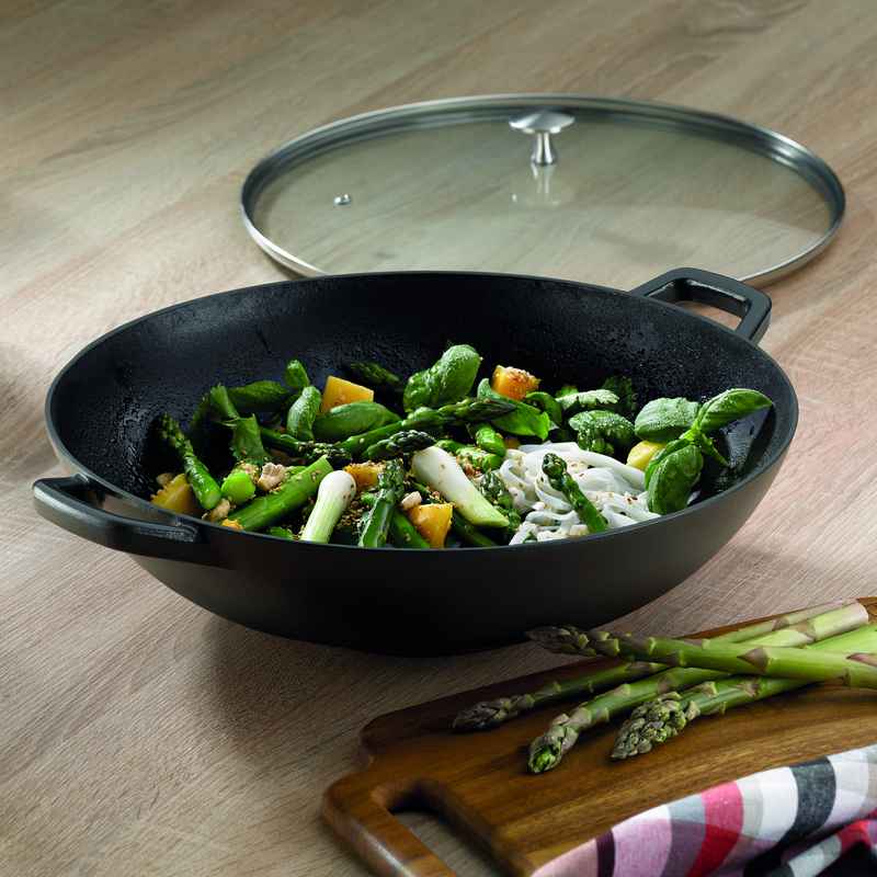 KELA Wok litinový s poklicí CALIDO 36 cm černá KL-12475