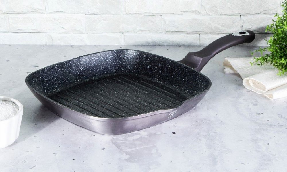 BERLINGERHAUS Panvica grilovacia s mramorovým povrchom 28 cm Carbon PRO Line BH-6901