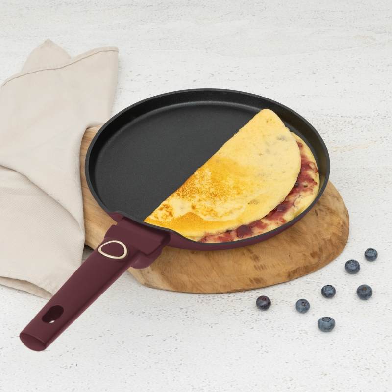 Pánev na palačinky s titanovým povrchem 25 cm Leonardo Collection
