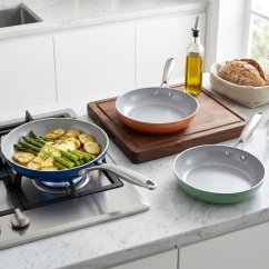 Pánev s keramickým povrchem Terra 28 cm zelená Pánev s keramickým povrchem Terra 28 cm zelená