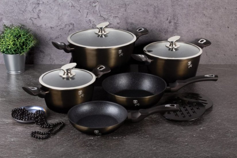 Kastrol s mramorovým povrchem 24 cm Shiny Black Collection 2 poklice