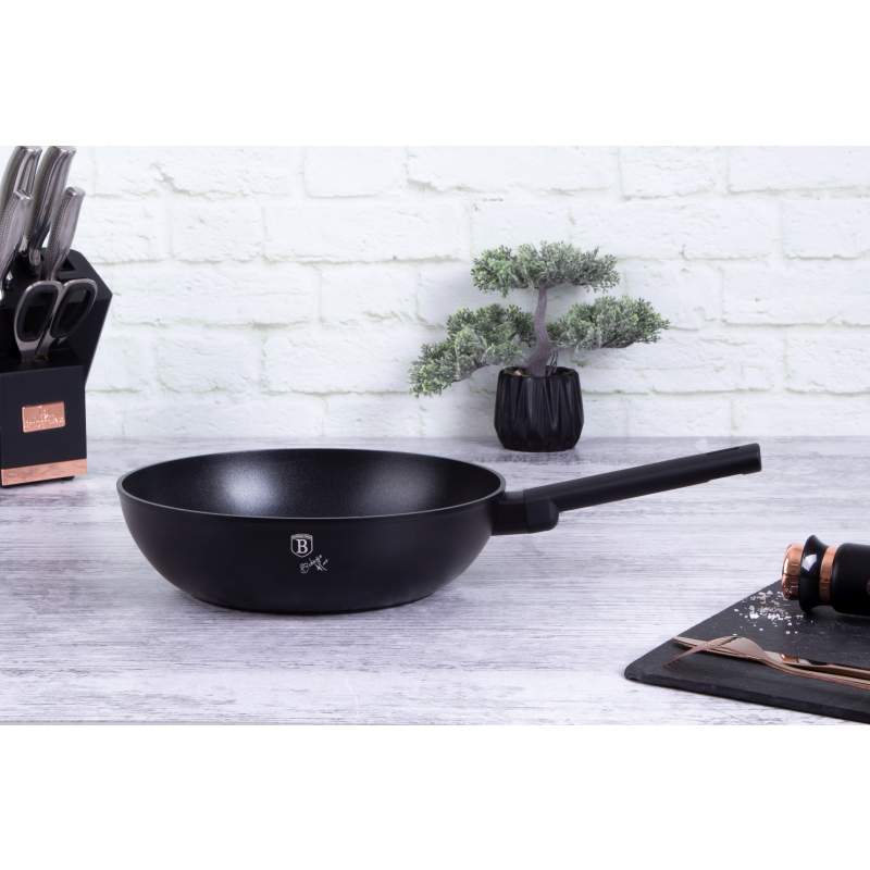 Pánev Wok s titanovým povrchem 28 cm Monaco Collection