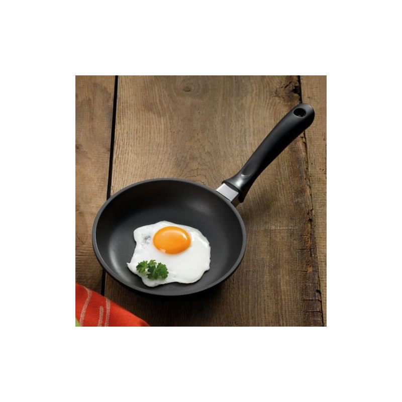 Pánev s nepřilnavým povrchem KERROS 20 cm