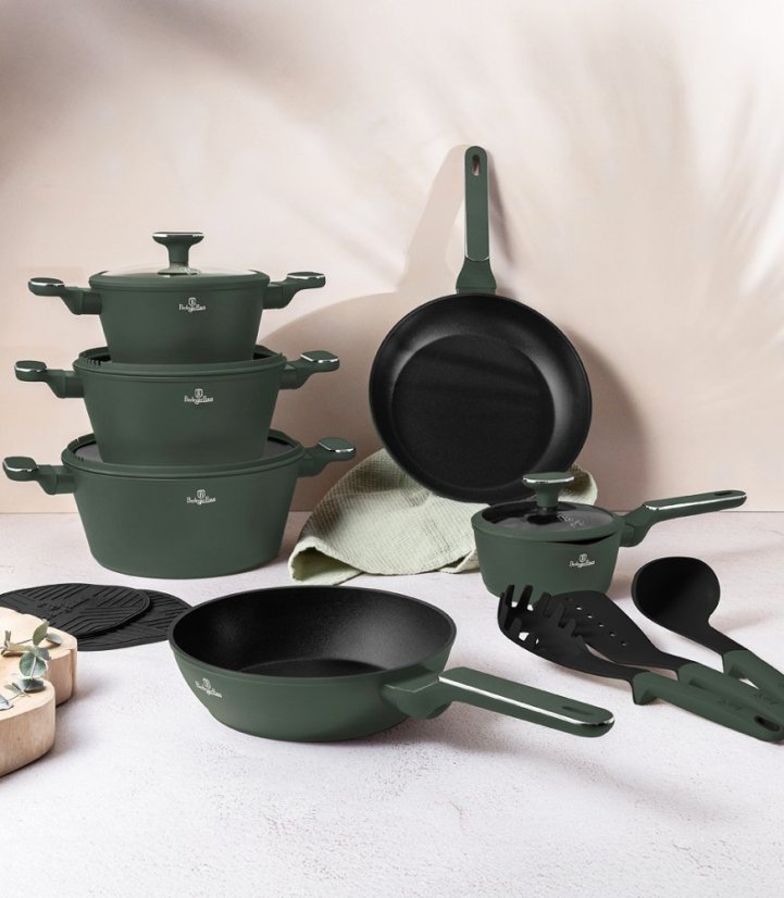 Sada nádobí s titanovým povrchem 15 ks Matte Green Collection