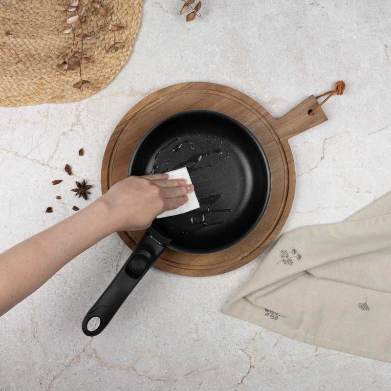 Sada nádobí s titanovým povrchem 12 ks Matte Black Collection