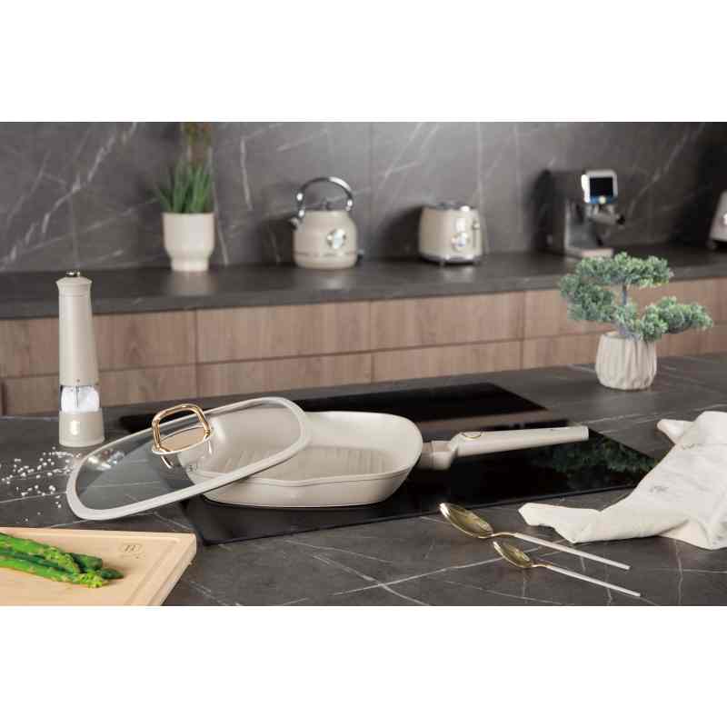 Grilovacia panvica s titánovým povrchom a vekom 28 cm Sahara Collection
