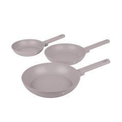 Sada pánví s titanovým povrchem 3 ks Taupe Collection Sada pánví s titanovým povrchem 3 ks Taupe Collection