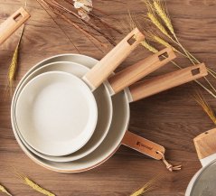 Sada pánví s nepřilnavým povrchem Naturally 3 ks 18, 22, 26 cm