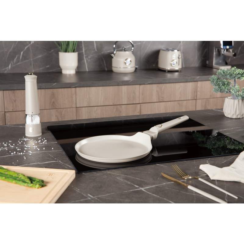 Pánev na palačinky s titanovým povrchem 25 cm Sahara Collection