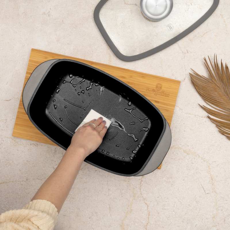 Forma na pečenie s titánovým povrchom a aromatickým vekom Antracit Collection