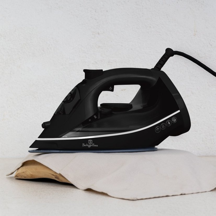 Parová žehlička 2200 W z kolekcie Matte Black
