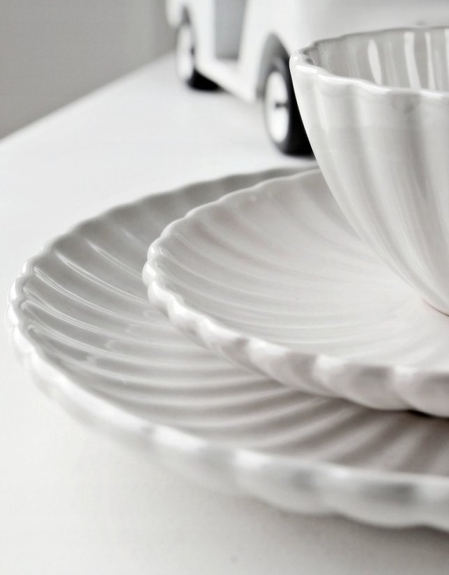 Jídelní sada talířů porcelánová PEARL 18 ks bílá