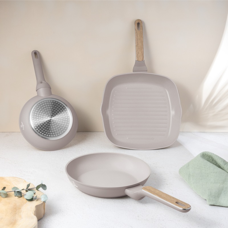 Sada pánví s titanovým povrchem 3 ks Taupe Nordic Collection