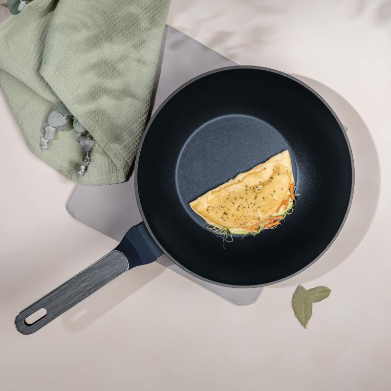 Pánev Wok s titanovým povrchem 28 cm Deep Sea Collection