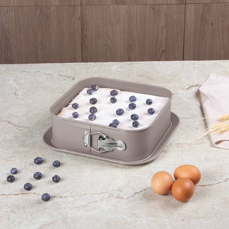 Forma na dort s titanovým povrchem 28x28 cm Taupe Collection