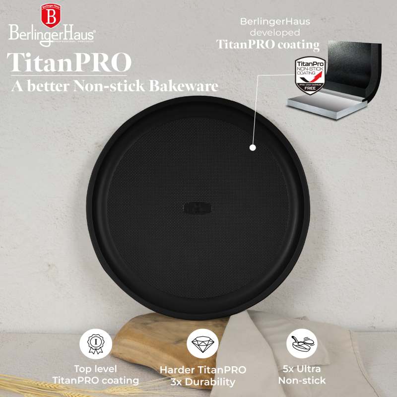 Pánev na pizzu s titanovým povrchem 32 cm Matte Black Collection