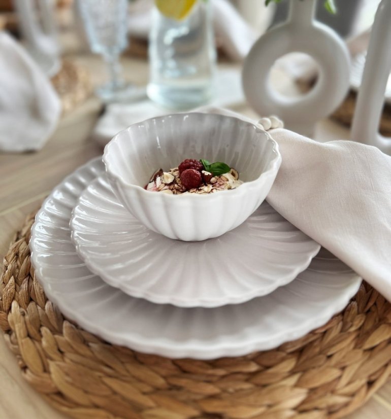 Jídelní sada talířů porcelánová PEARL 18 ks bílá