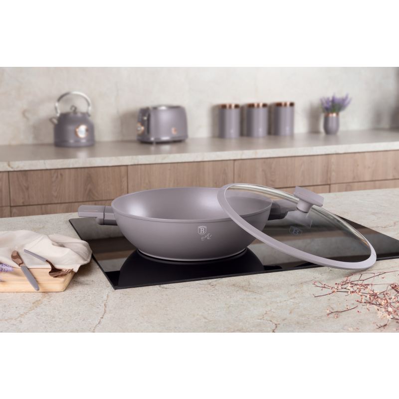 Pánev WOK s titanovým povrchem a poklicí 30 cm Taupe Collection