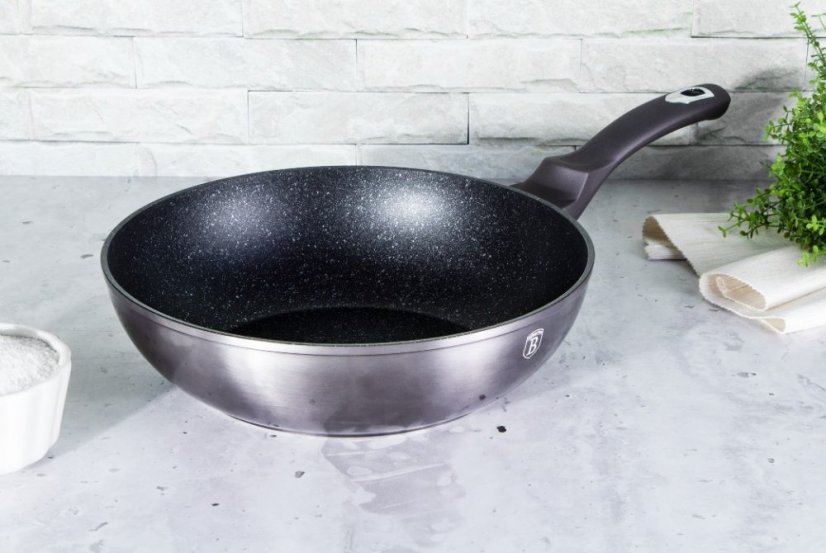 Pánev WOK s mramorovým povrchem 28 cm Carbon PRO Line