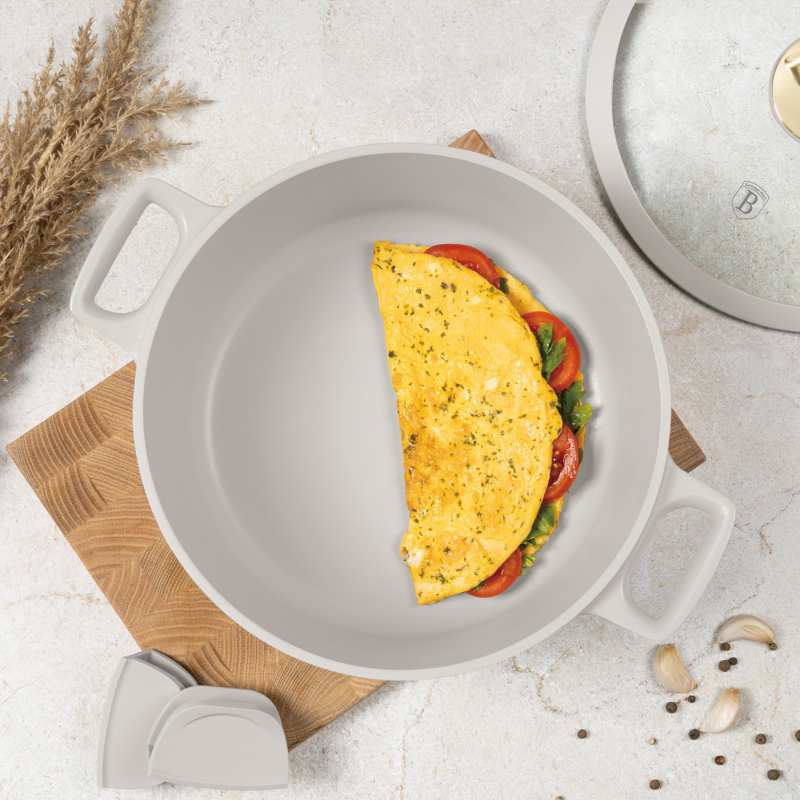 Kastrol s poklicí s titanovým povrchem 28 cm Sahara Collection