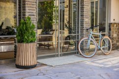 Jardinera de nogal Keter Deco Conic