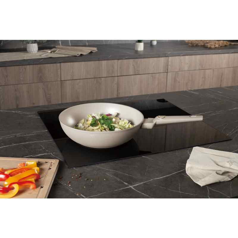 BERLINGERHAUS Pánev WOK s titanovým povrchem 28 cm Sahara Collection BH-8063