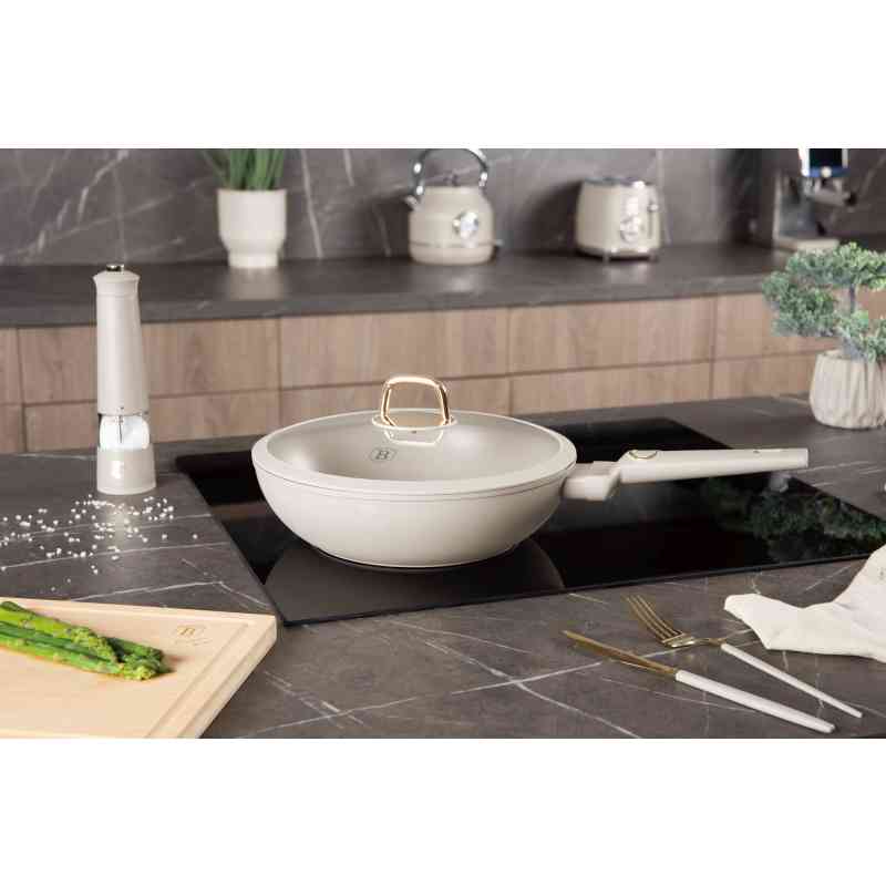 BERLINGERHAUS Pánev WOK s titanovým povrchem a poklicí 28 cm Sahara Collection BH-8064sleva - thumb (5)