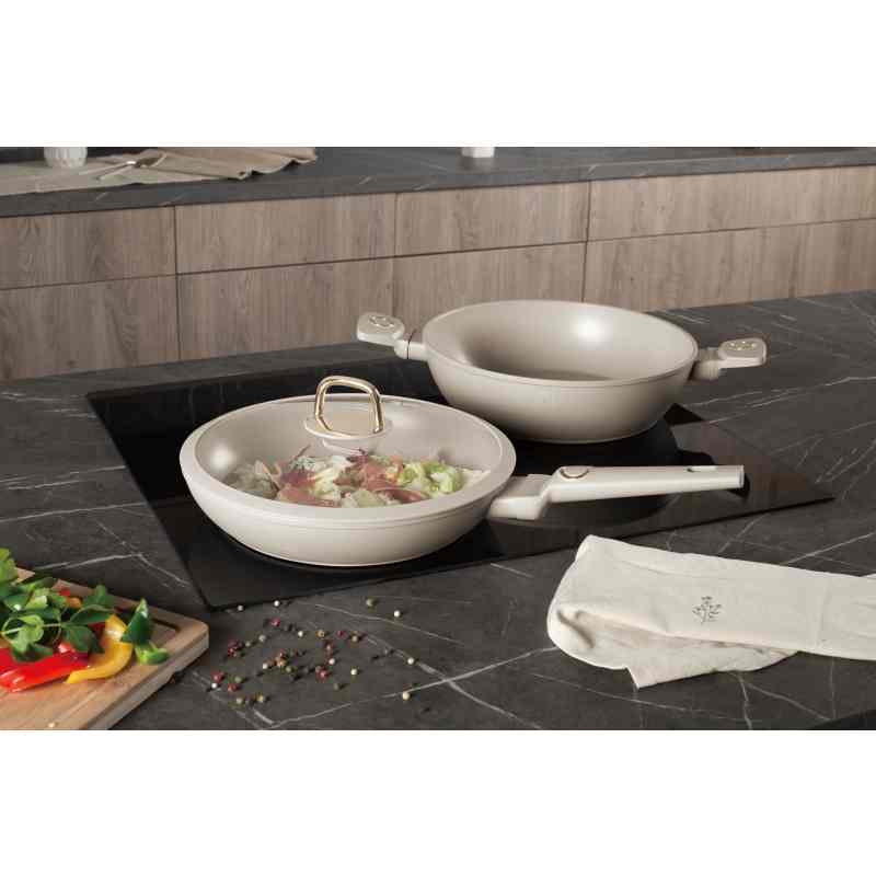 BERLINGERHAUS Pánev s titanovým povrchem a poklicí 28 cm Sahara Collection BH-8068
